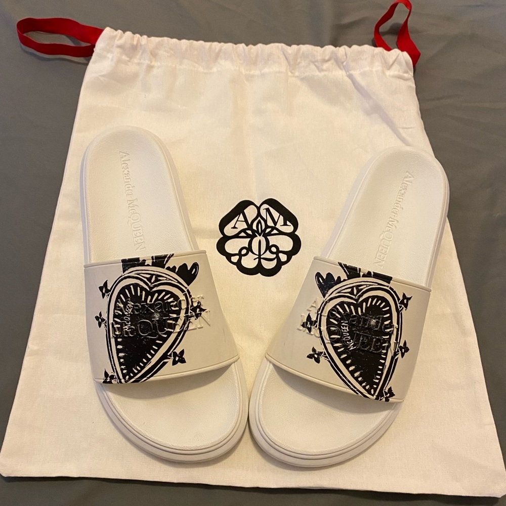 Alexander McQueen sandals 🏝️🌊